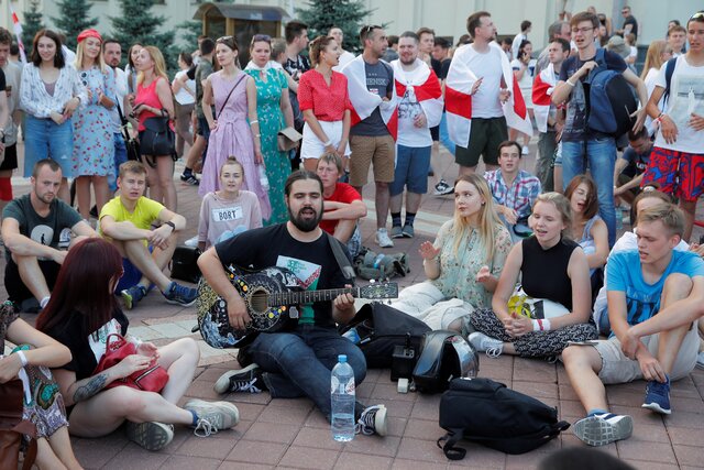 Почему на протестах в Беларуси все поют песню про трех черепах? Объясняем феномен самой «народной» песни на белорусском языке