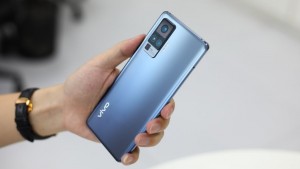 Камерофон Vivo X50 Pro появился в российской продаже