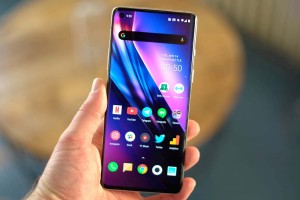 OnePlus 8 Pro будут обновлять до 2023 года