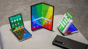 Samsung Galaxy Z Fold3 оказался успешнее Galaxy S21