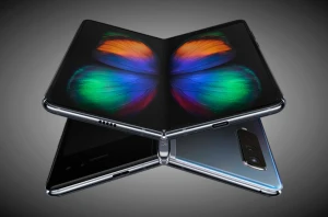 Складной смартфон Samsung Galaxy Fold обновили до Android 12