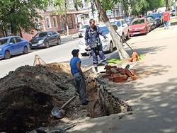 'Глаз народа'. На Вольской продолжают раскапывать новый тротуар