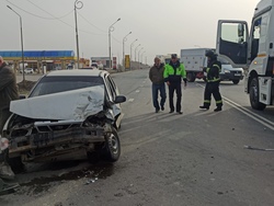 В ДТП с тремя автомобилями на трассе пострадали два пенсионера