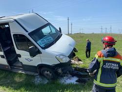 Маршрутка попала в ДТП на трассе, пострадали 9 человек