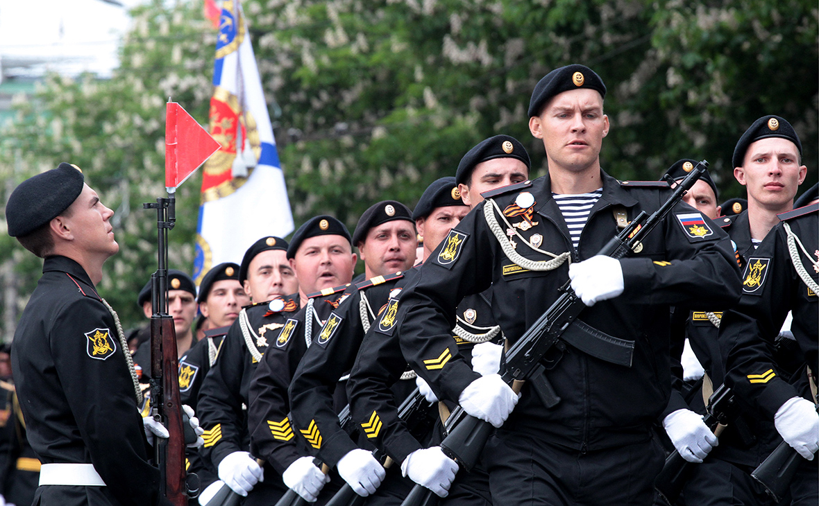 В Симферополе передумали отменять парад Победы 24 июня