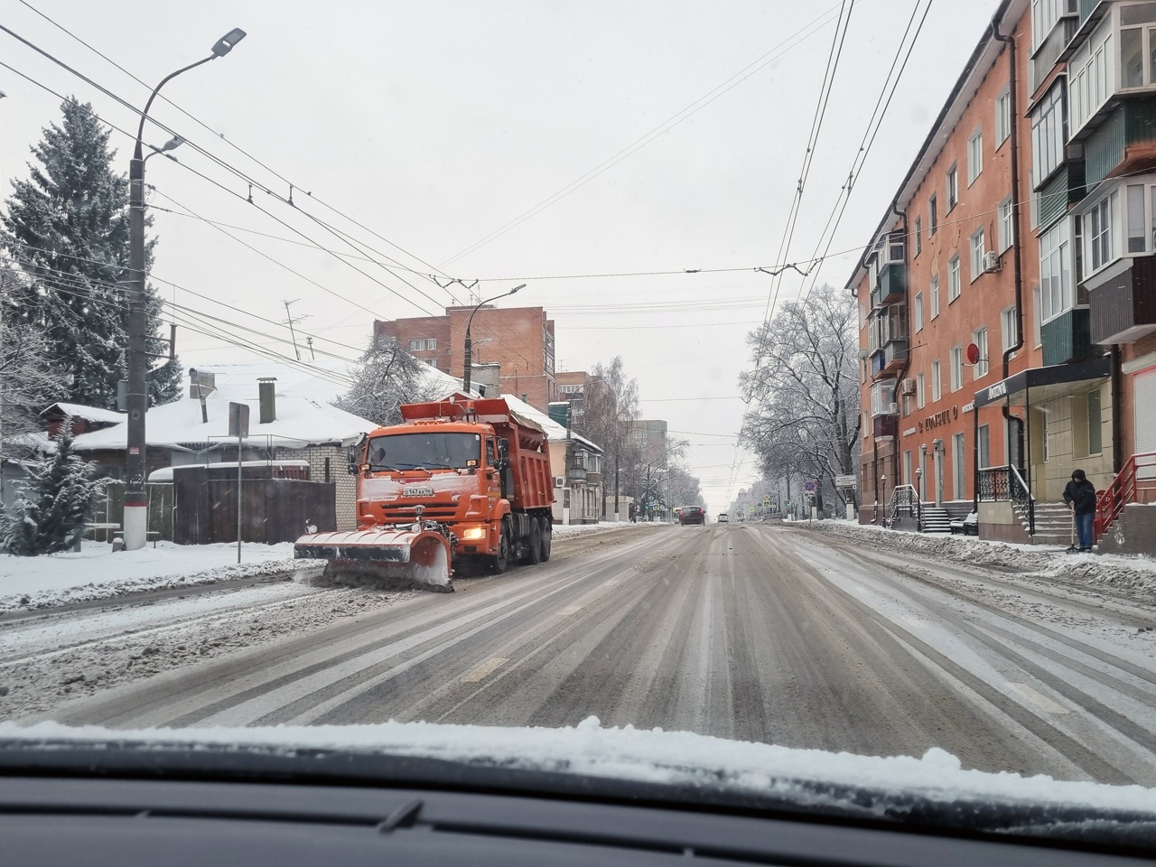 Курск накрыло снегопадом