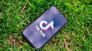 Трамп одобрил сделку между Oracle и TikTok