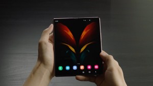 Samsung Galaxy Z Fold2 появился в российской продаже