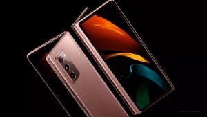 Samsung Galaxy Z Fold2 Aston Martin Racing оценен в $3150