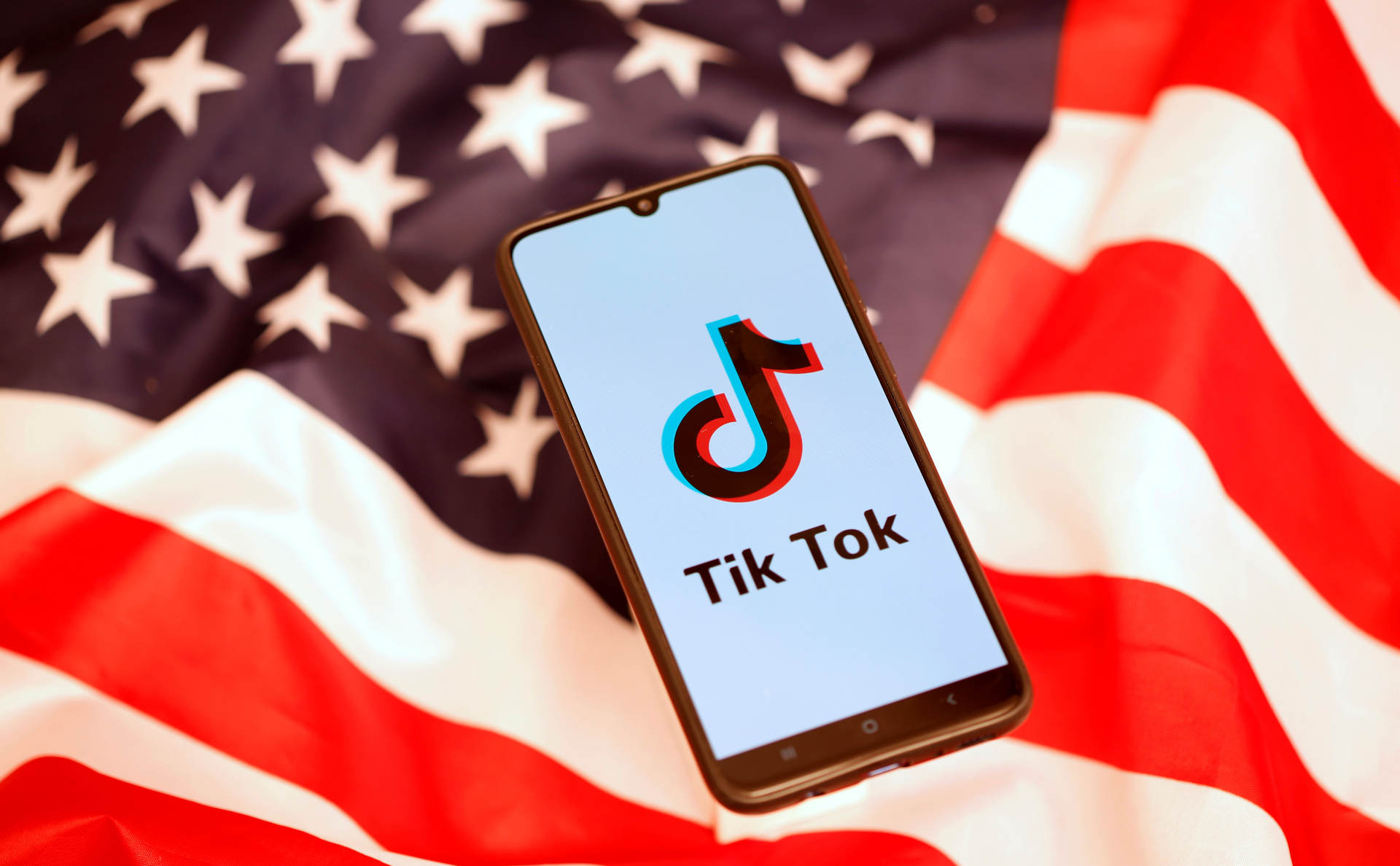 Amazon по ошибке попросила своих сотрудников удалить TikTok