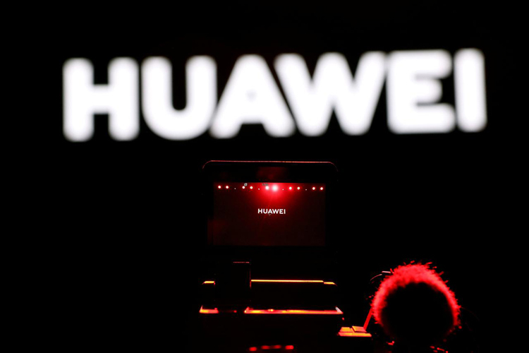 Российский патент раскрыл подготовку смартфона Huawei с шестью камерами