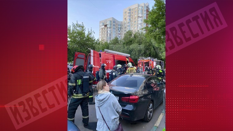 Видео: Два человека, в том числе ребенок, погибли при пожаре в Москве