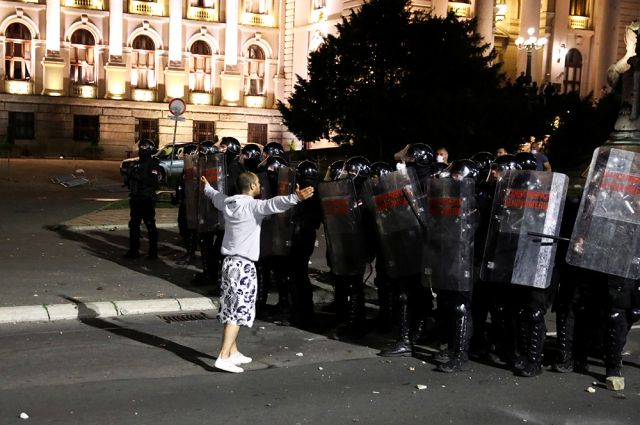 Массовые беспорядки в Сербии