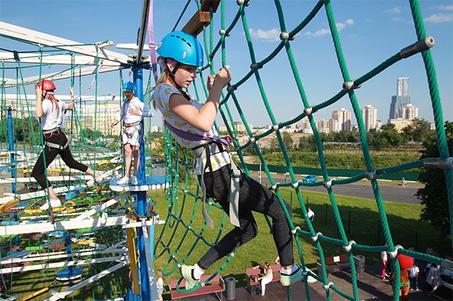 Прогулки на высоте. В Москве открываются веревочные городки