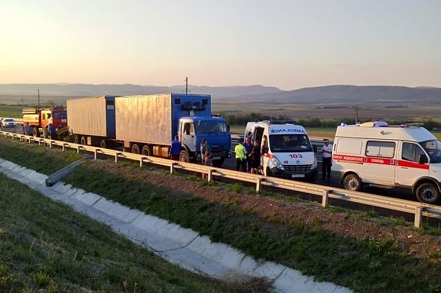 В Крыму число погибших в ДТП с участием микроавтобуса выросло до девяти