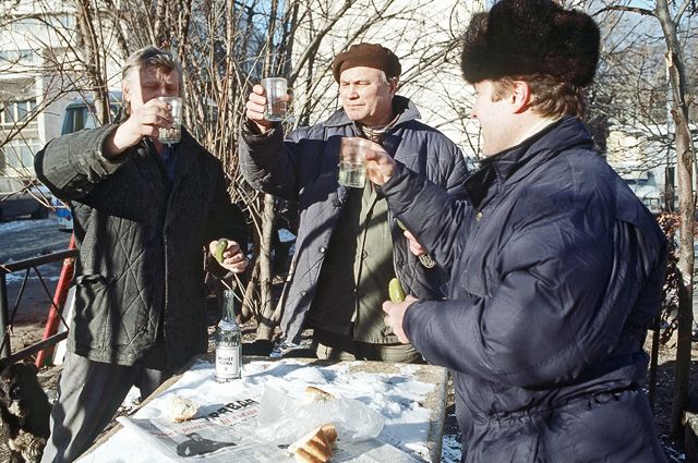 100 грамм с прицепом. Помогало ли подорожание водки в борьбе с пьянством?