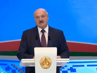 Лукашенко пригрозил 'майданутым' армией