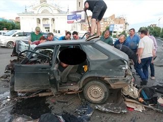 Момент массового ДТП с тремя погибшими в Уфе попал на видео