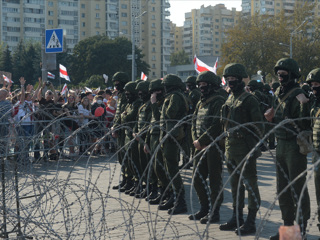 На акции протеста в Минске задержали двоих футболистов