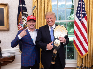 Трамп пожелал удачи Ковингтону перед боем UFC c Вудли