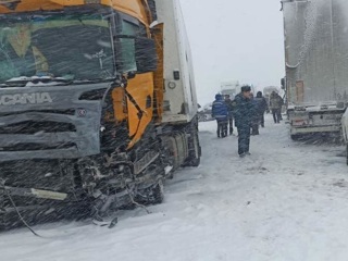 Два человека погибли в массовой аварии в Ростовской области