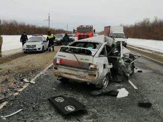 Мальчик и два водителя скончались после аварии под Саратовом