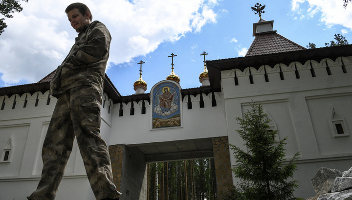 Полиция побывала в монастыре, где 'держит оборону' опальный схиигумен Сергий