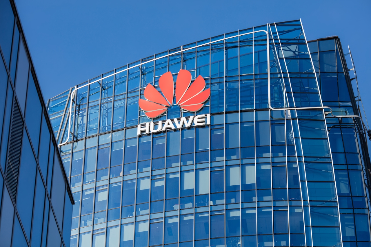 Reuters сообщила о планах Huawei продать смартфоны серии P и Mate, компания все отрицает