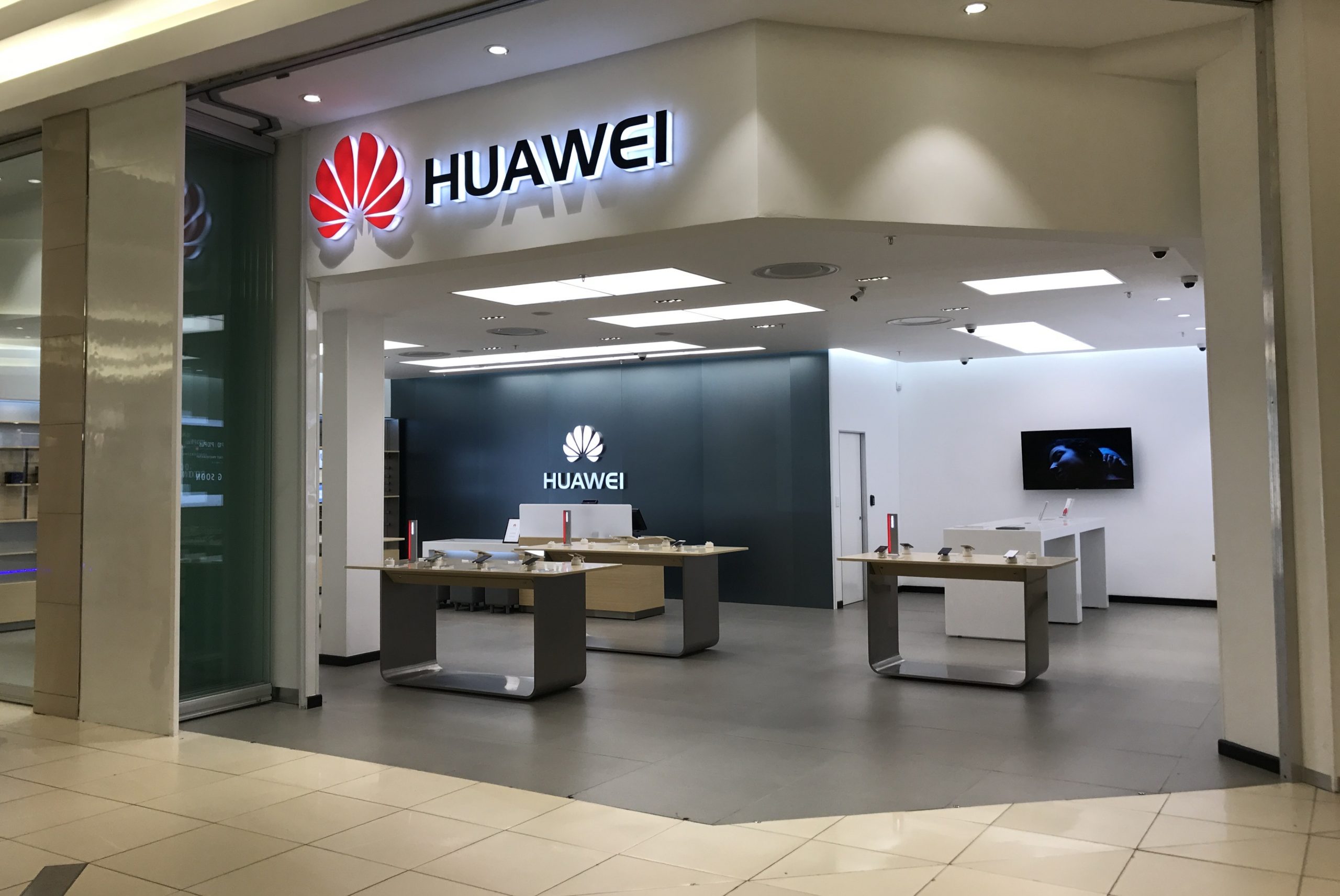 СМИ: Huawei возобновила поставки смартфонов и других гаджетов в россию. Сама Huawei пока молчит