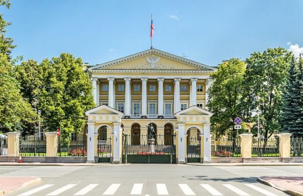 Смольный выделил 8,5 млн рублей на празднование Дня сотрудника МВД