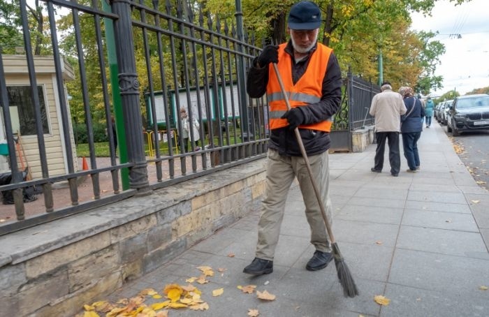 В 2023 году в Петербурге переучат более двух тысяч специалистов сферы ЖКУ