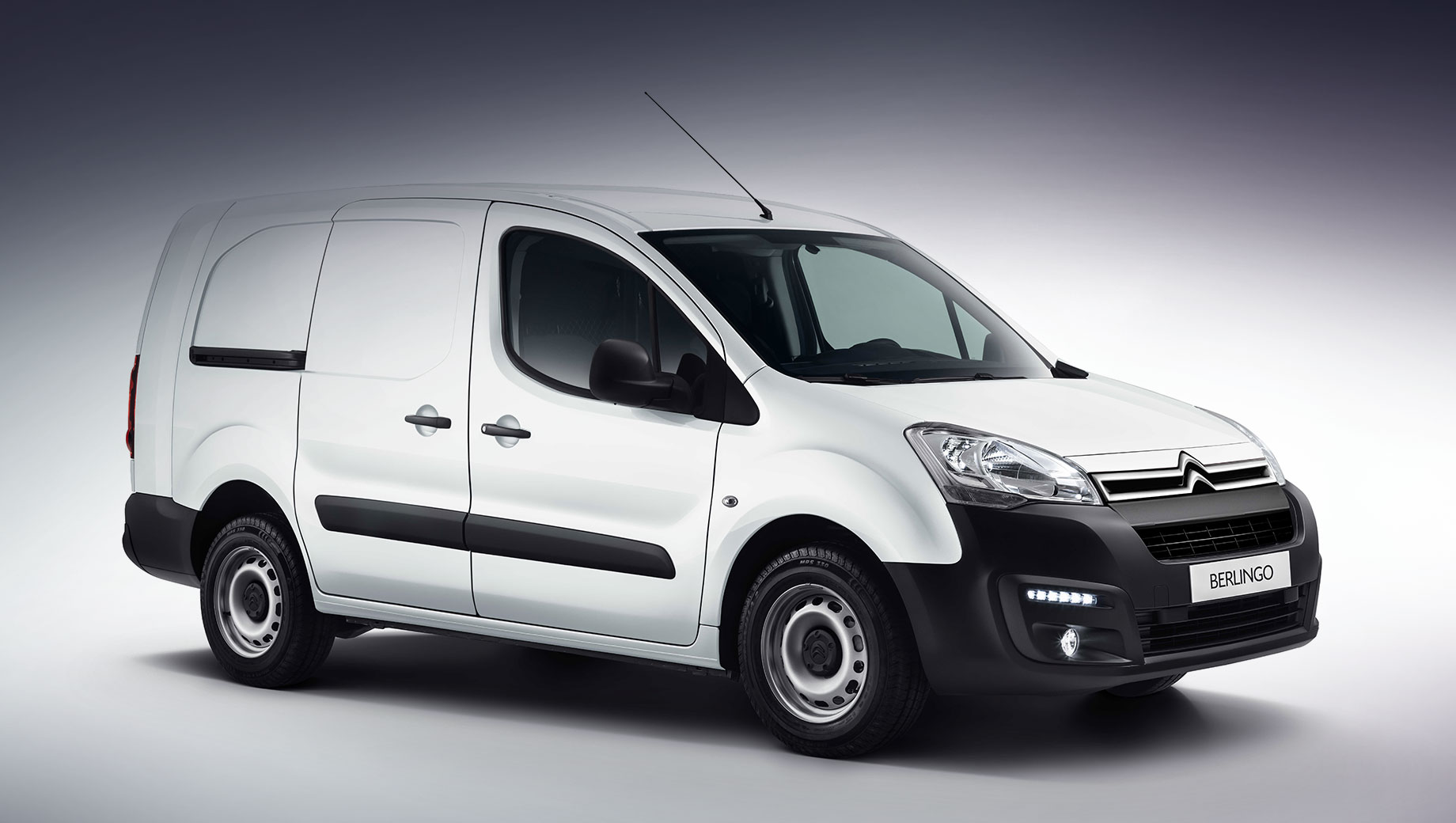 Фургон Citroen Berlingo оценён в рублях на фоне нового e-Berlingo