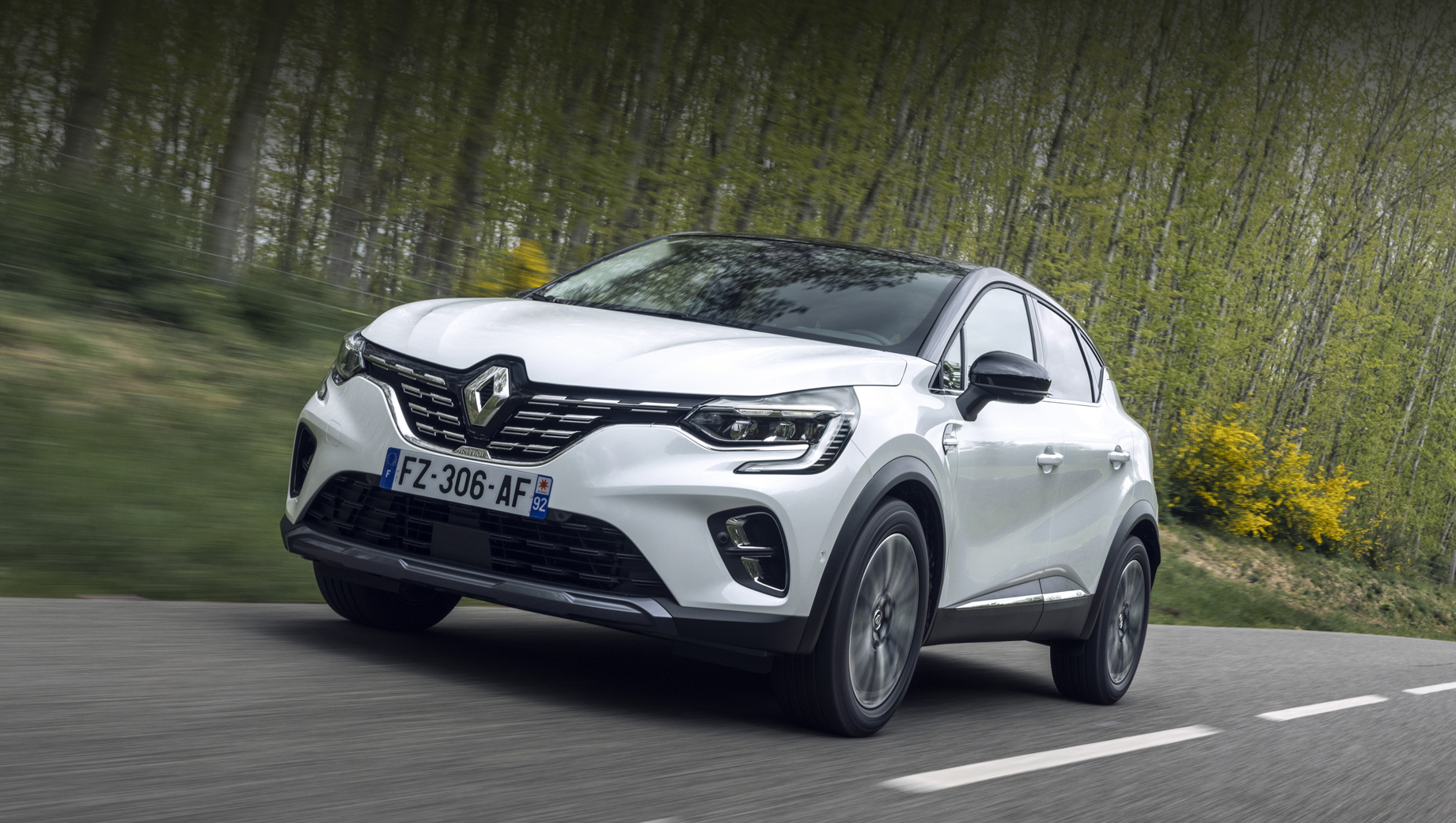 Марка Renault расширила гамму гибридных моделей