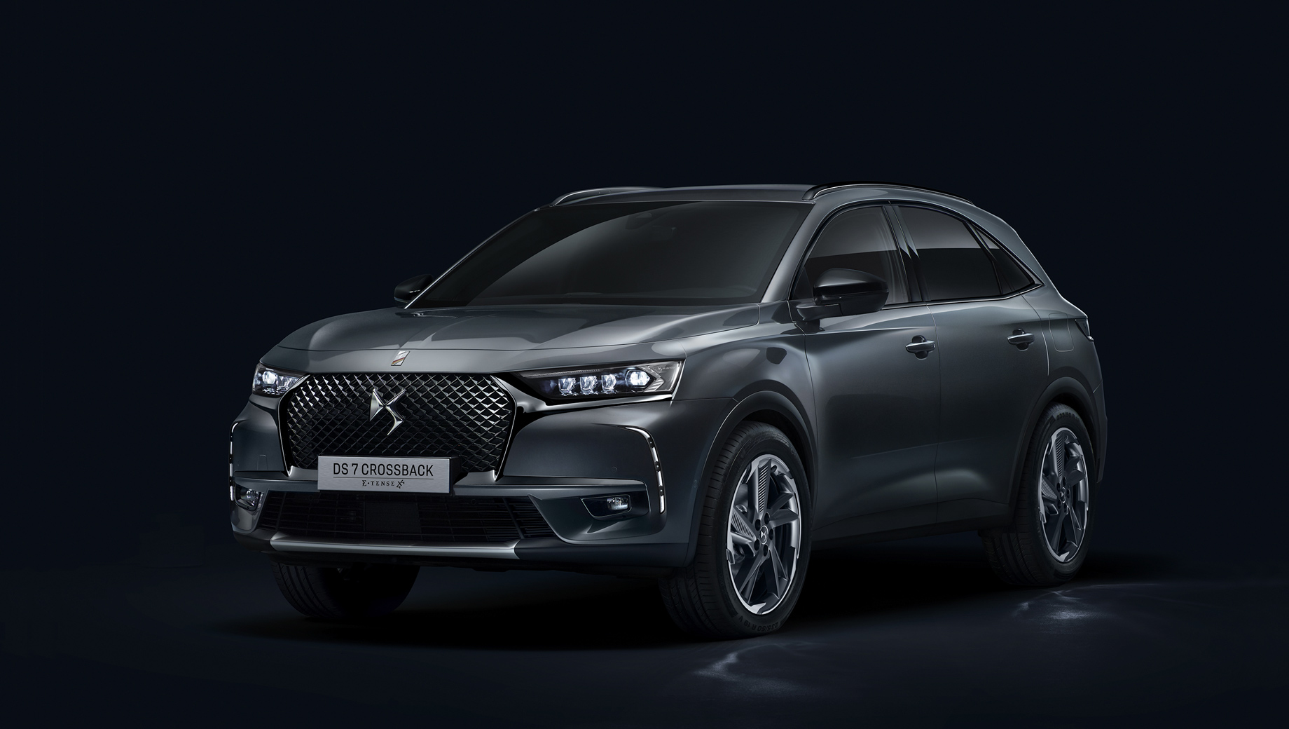 Оснащение и отделка выделили серию DS 7 Crossback Ligne Noire