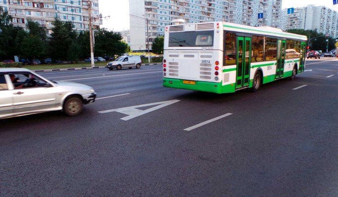 В России одной группе автомобилей разрешат ездить по выделенной полосе