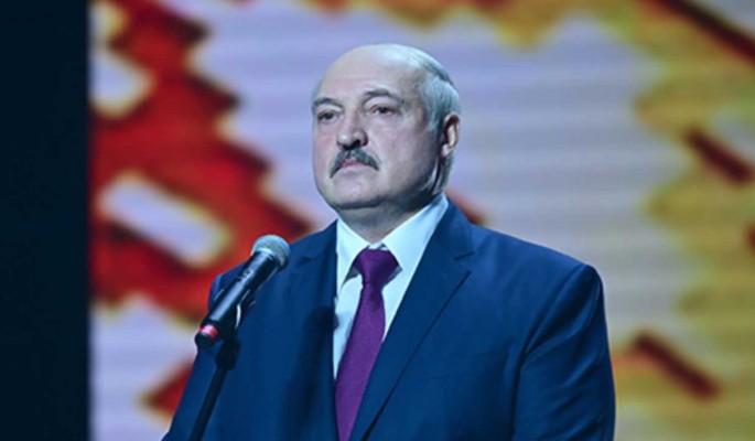 Глава МВД Украины: Лукашенко совсем свихнулся на своей власти