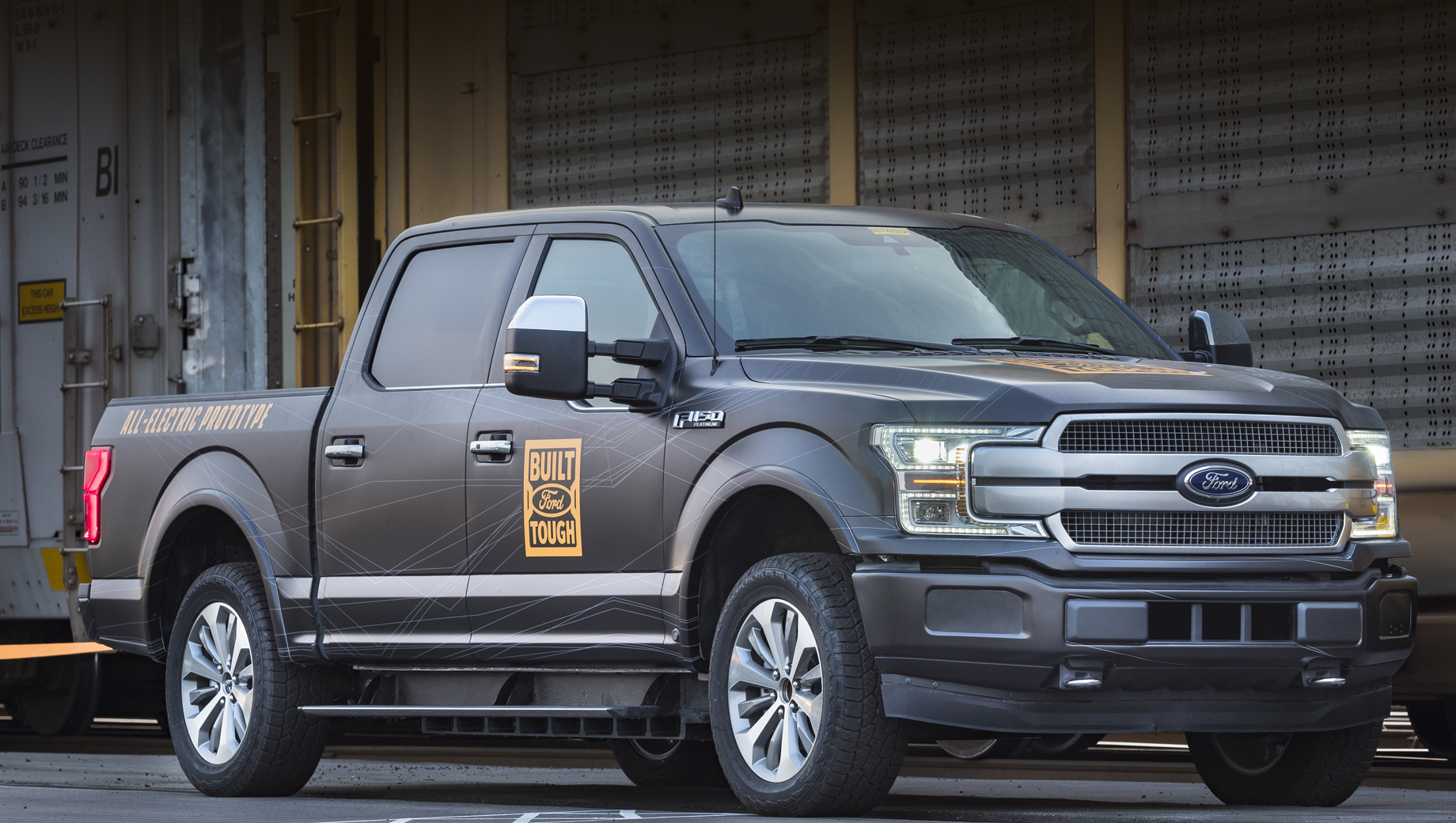 Тираж электрического пикапа Ford F-150 решено увеличить