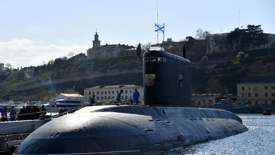 Подлодка 'Великий Новгород' нанесла удар по условному противнику в Черном море