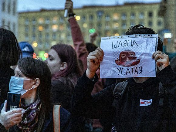 Шнуров в стихах объяснил причину забастовок в Белоруссии