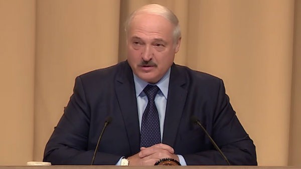 Лукашенко заявил, что переболел коронавирусом