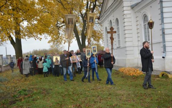 Белгородцы выпустили конверты с курскими храмами