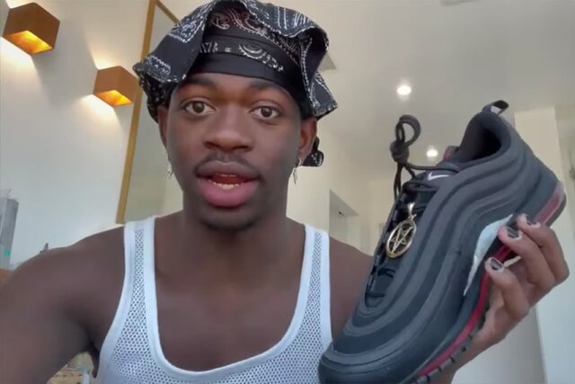 Рэпер Lil Nas X выпустил «сатанинские» кроссовки Nike с каплями человеческой крови. В компании ответили, что не разрабатывали эту обувь