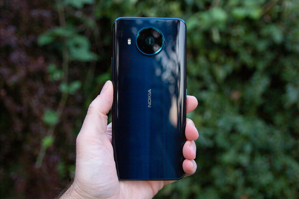 Nokia 8.3 5G с TWS-наушниками в подарок приехал в Россию