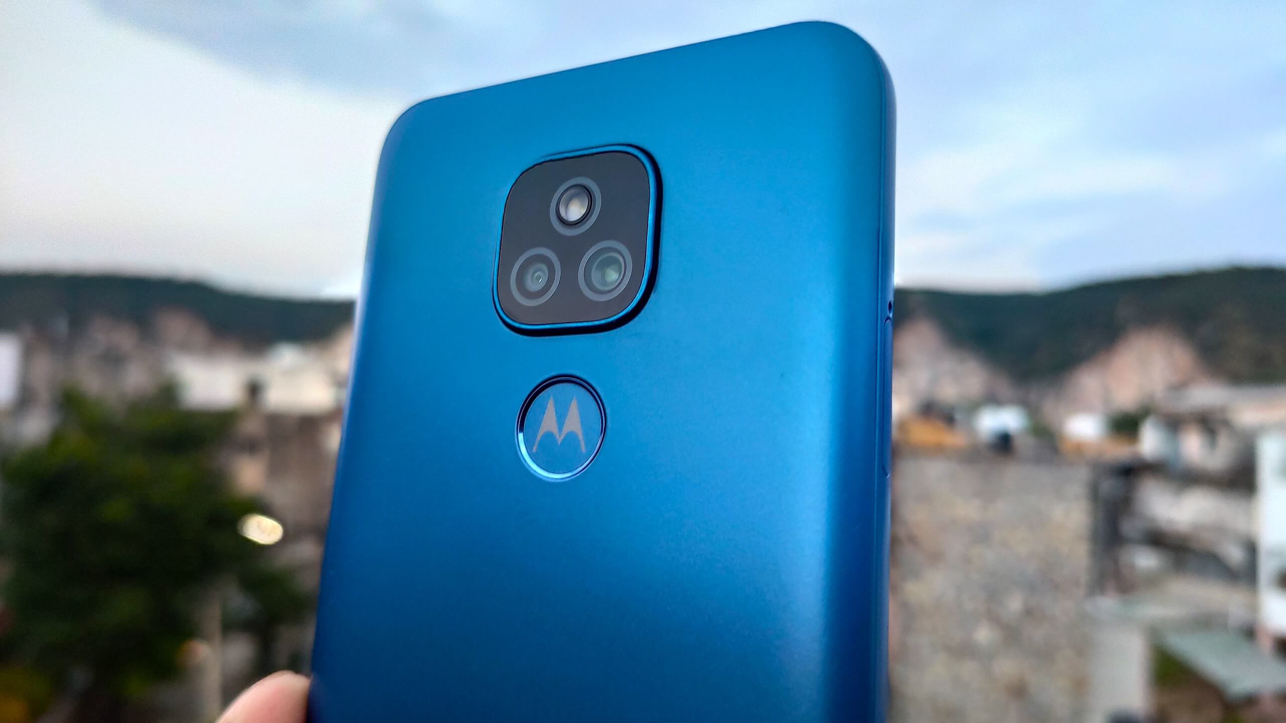 Motorola привезла в Россию бюджетный Moto E7 Plus с батареей на 5000 мАч