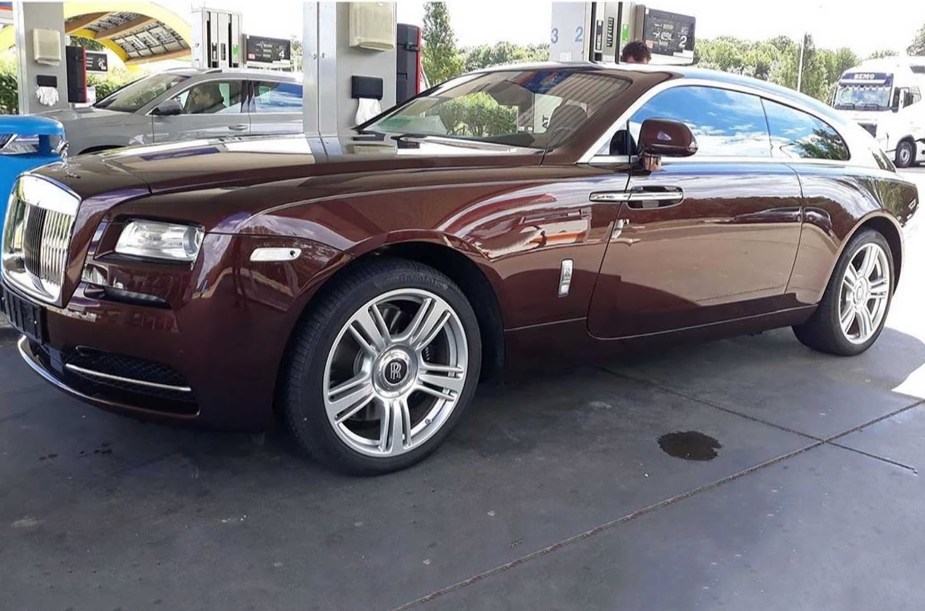 Купе Roll-Royce Wraith превратили в универсал