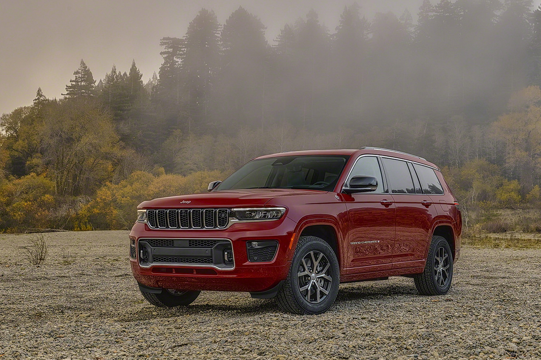 Новый Grand Cherokee лишился пневмоподвески и потерял в проходимости