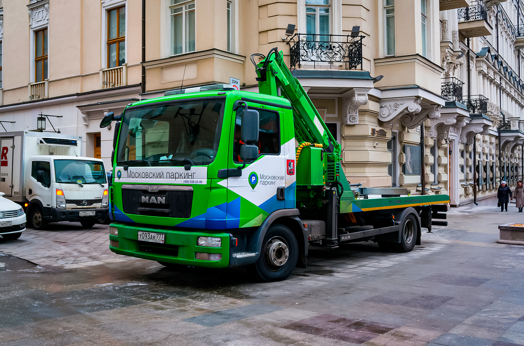 В Госдуме предложили удешевить парковку в Москве и реже эвакуировать машины