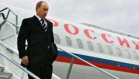 Путин выходит из изоляции: управделами потратит на перевозки 200 млн рублей за месяц