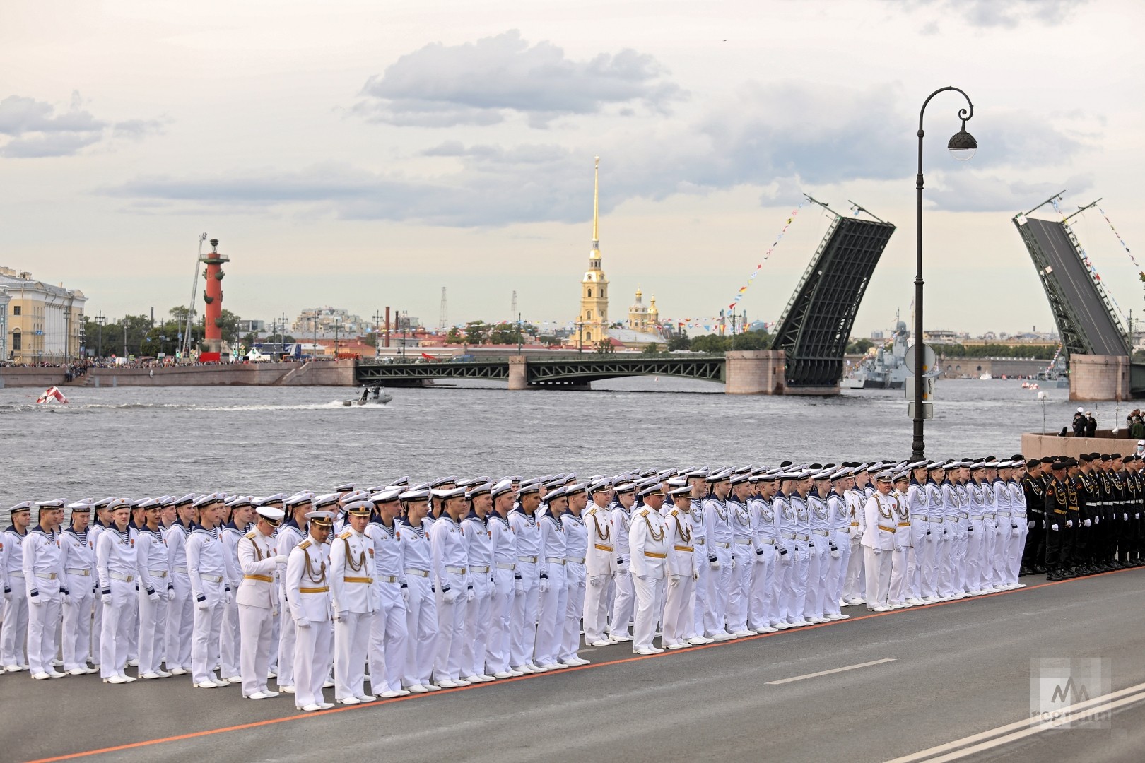 Главный парад в честь Дня ВМФ пройдет на воде и в небе Петербурга