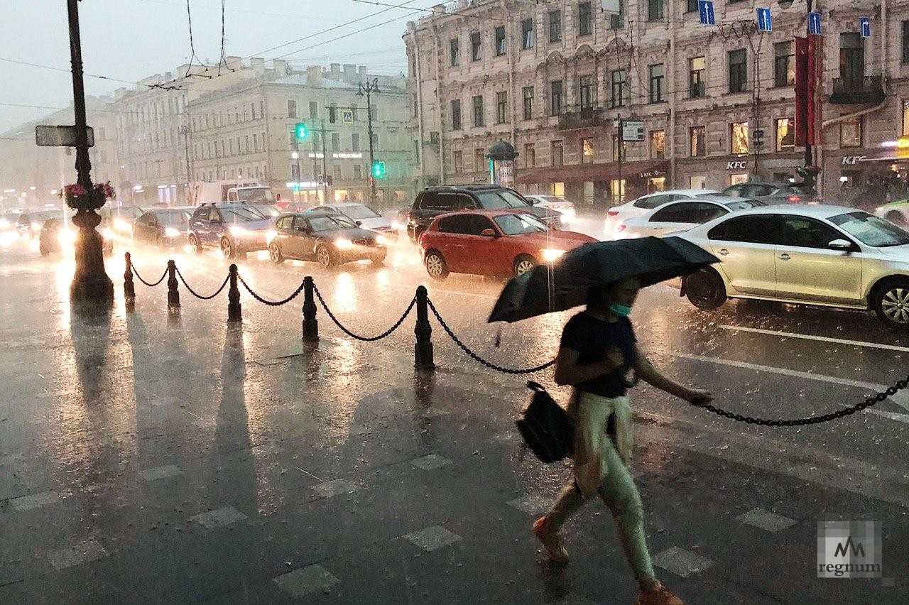 Ураган, крушащий Финляндию, придёт в Петербург к ночи